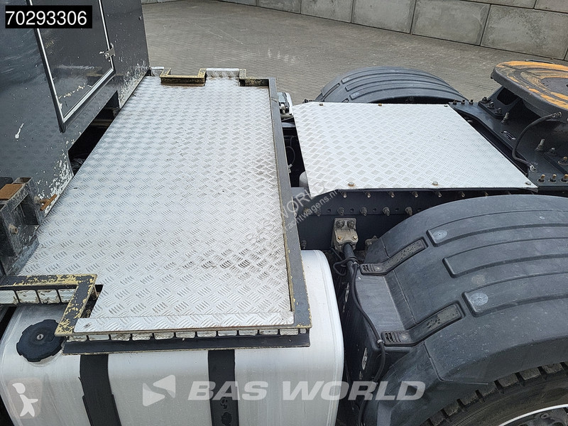 Tahač Volvo 6X4 Retarder 2xTanks Lift-Axle...