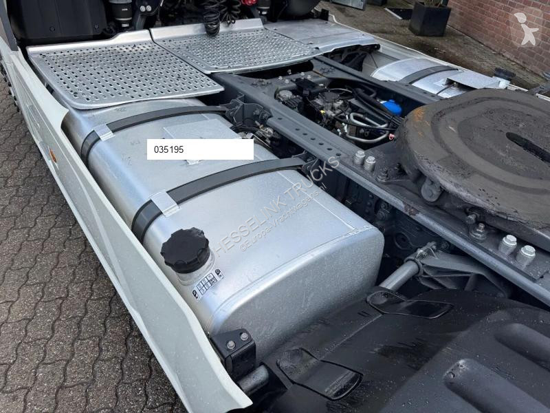 Traktor DAF XF 480 SSC Super Space 2x tank LED...