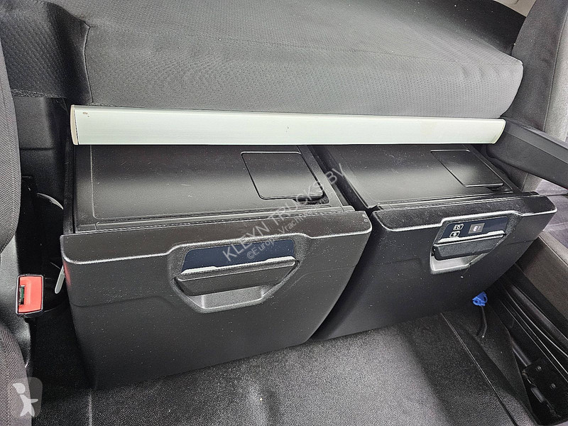 Trekker Iveco AS440S51 2x tank,frigo