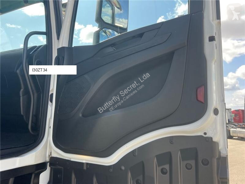 جرار Iveco S-WAY 460