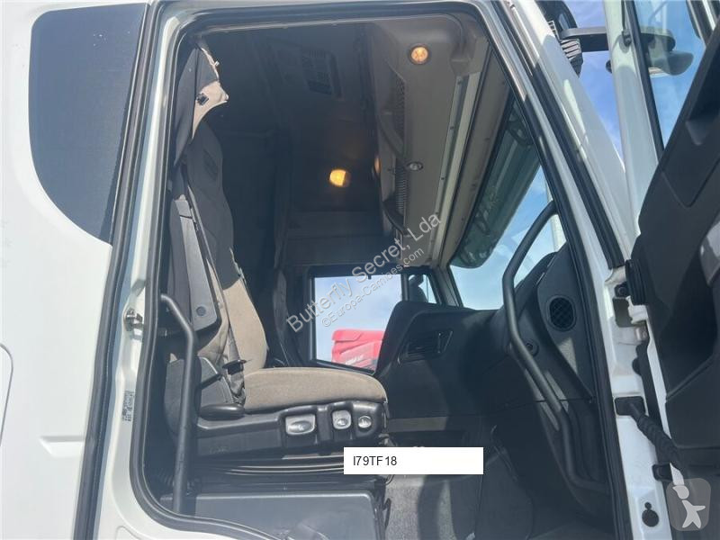 Iveco AS440S46T/P tractor unit