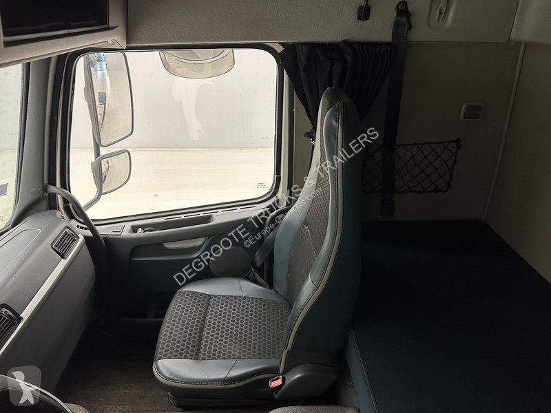 جرار Volvo 450