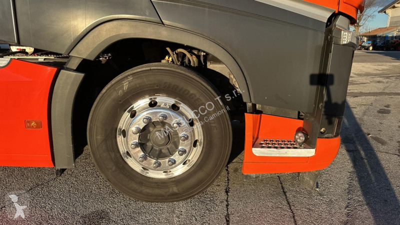 جرار Volvo 42T 4x2