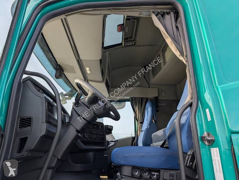جرار Volvo