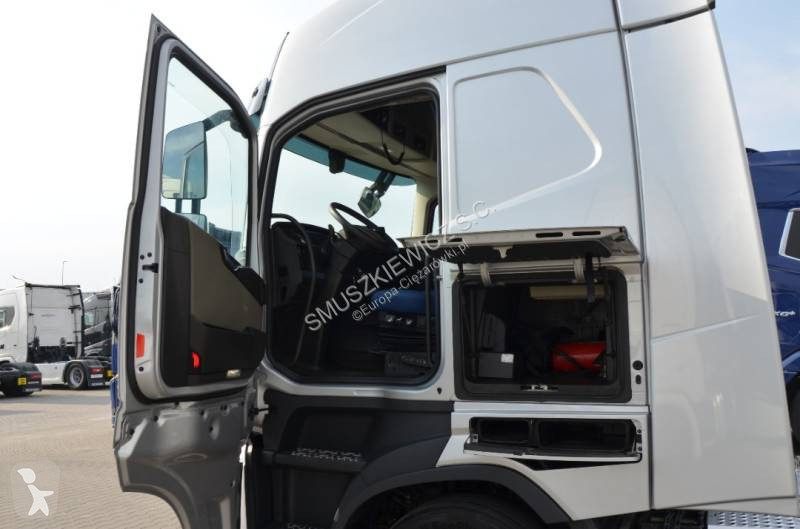 جرار Volvo