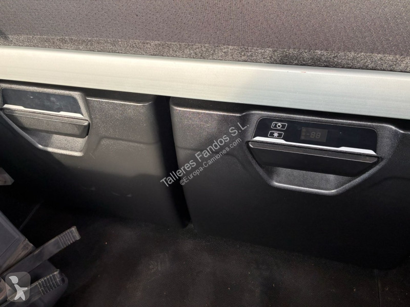 جرار Iveco  480 AUTOMATICO CON INTARDER