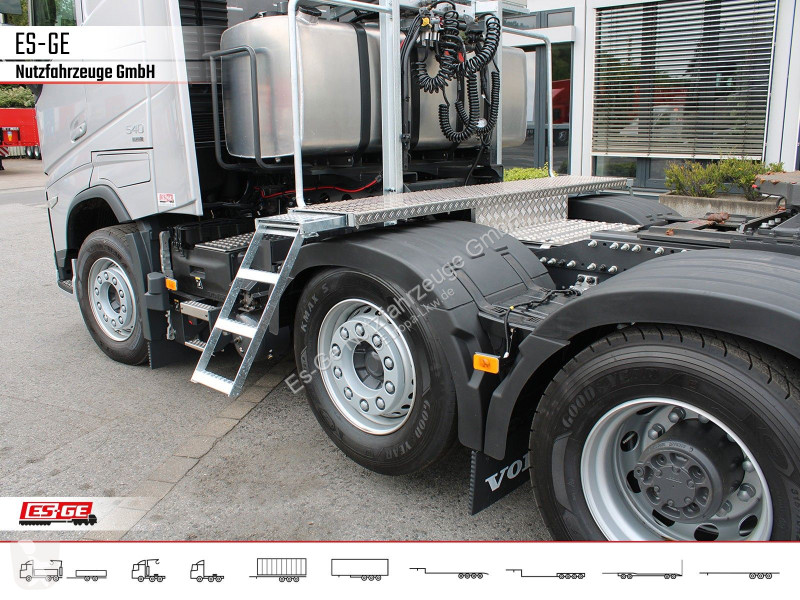 Влекач Volvo 551 8x4 Tridem VLA (Luftfederung)