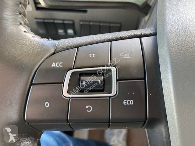 جرار Volvo