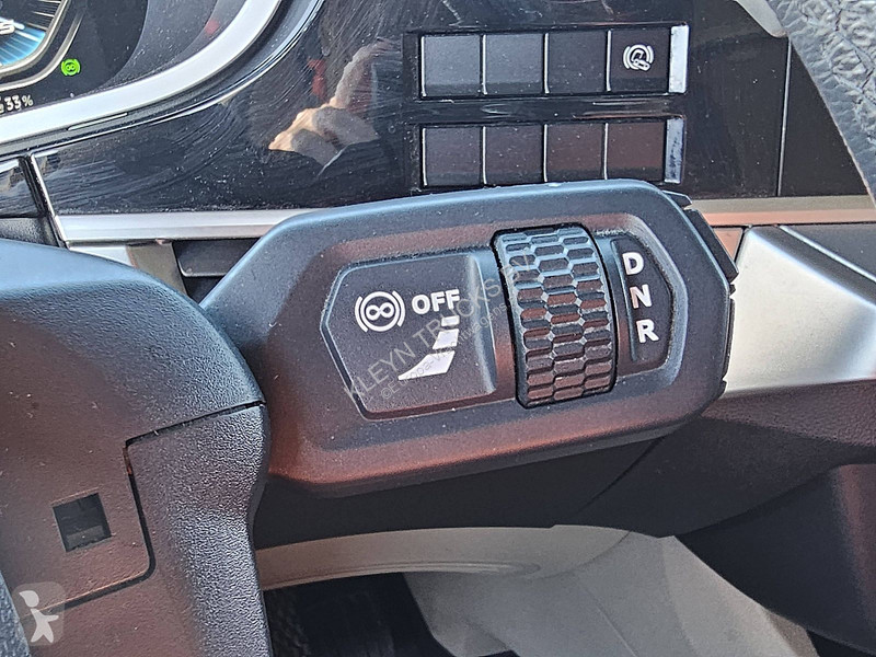 Tracteur DAF XG  SKIRTS NIGHT A/C