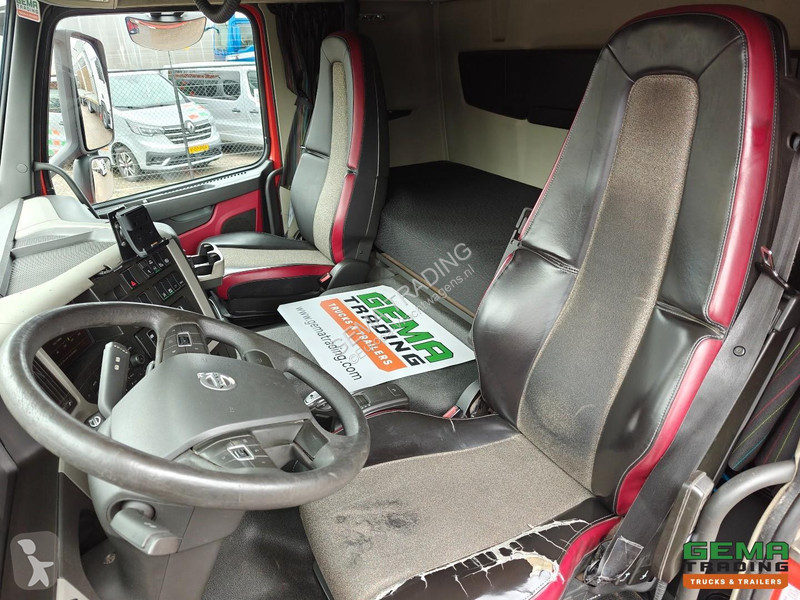 جرار Volvo 4x2 Globetrotter Euro6B - Stainless...