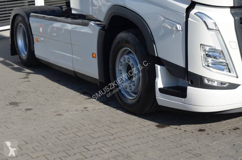 جرار Volvo