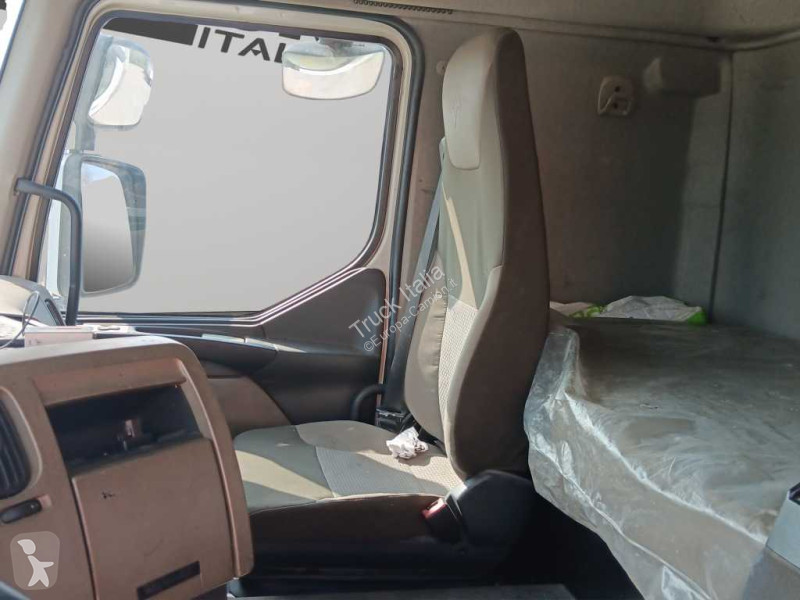 جرار Renault Premium Route - prem.route 460.26...