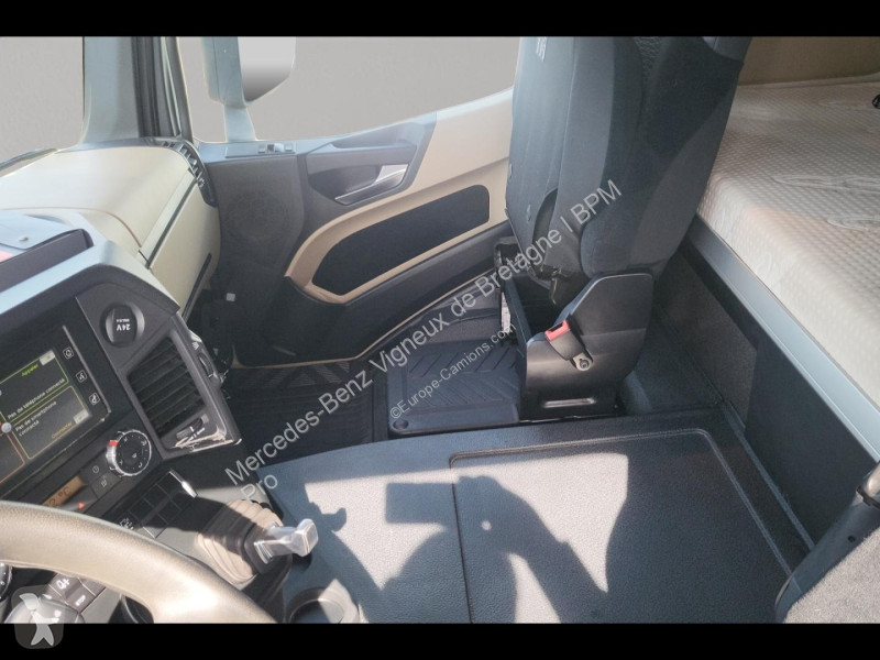 Tahač Mercedes II 1842 StreamSpace 2.3m 6