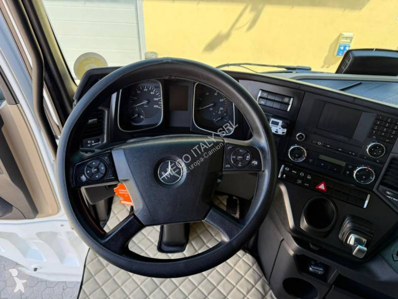 جرار Mercedes