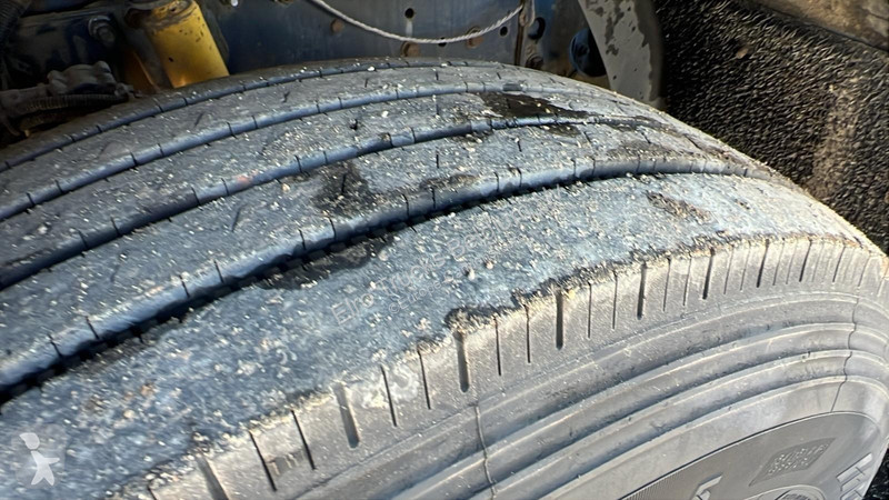 جرار Renault 400 (POMPE MANUELLE / MANUAL PUMP...