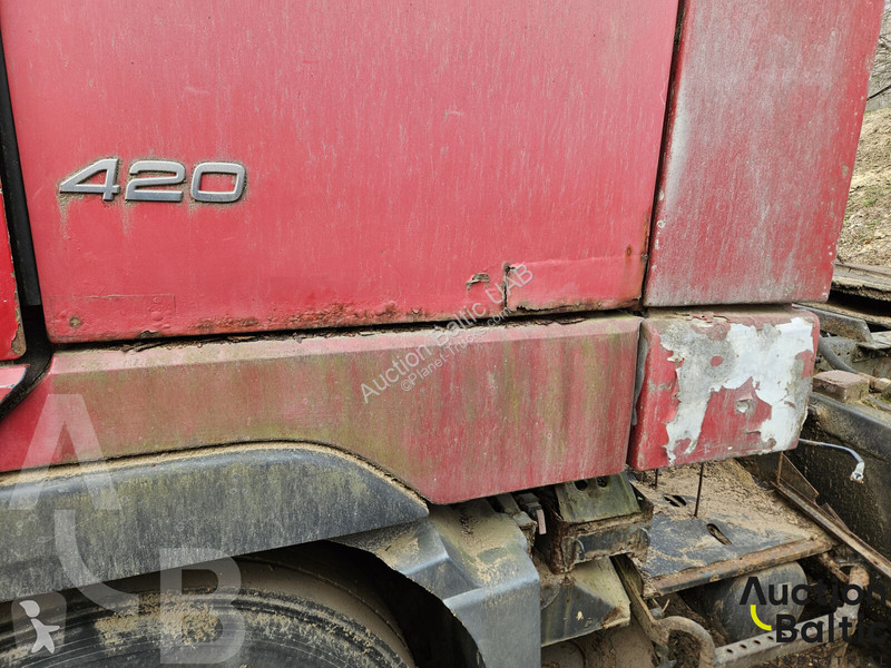 جرار Volvo