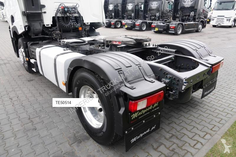 Влекач Renault T 480