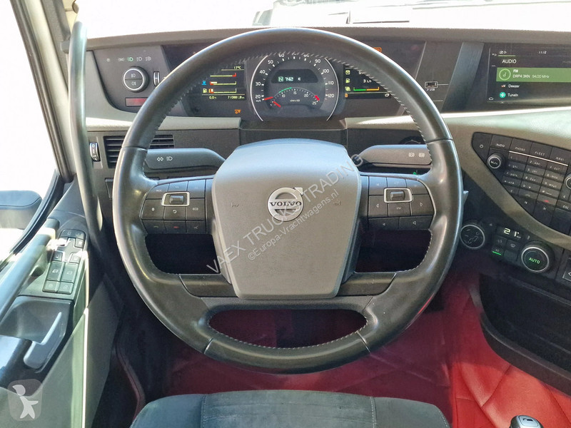 جرار Volvo 13500 Low roof 6x2 - PTO/Hydraulic -...