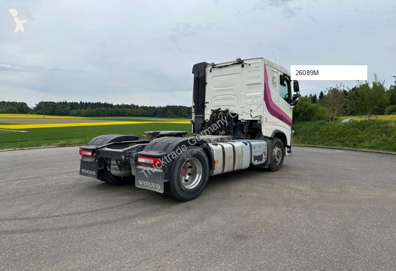 جرار Volvo