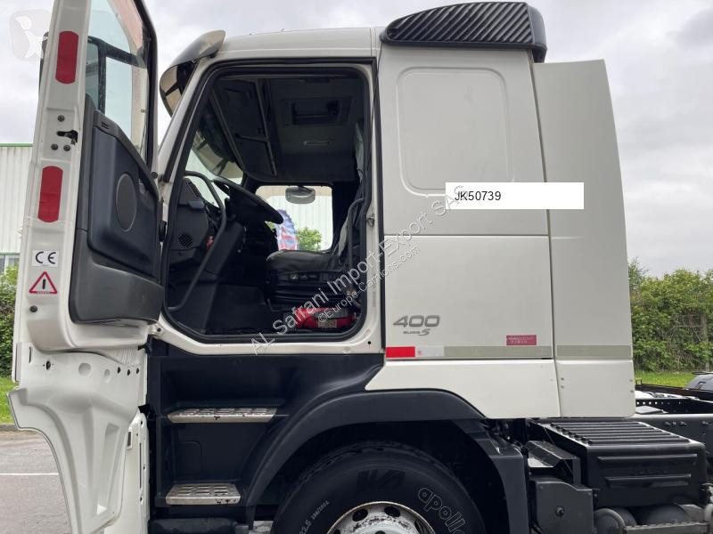 جرار Volvo 400