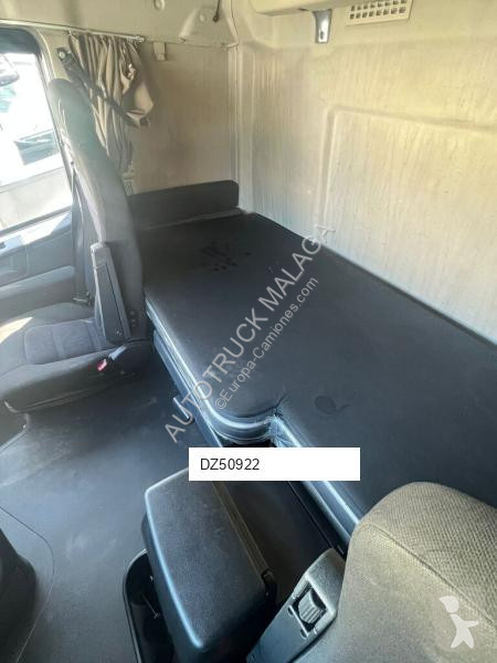 جرار Iveco NP 400
