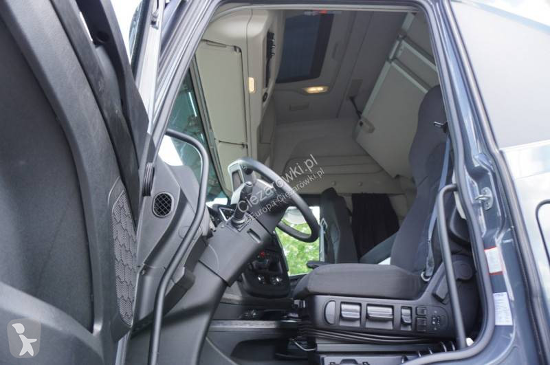 Влекач Iveco