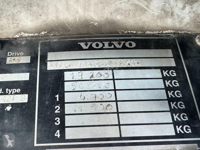 جرار Volvo 12460 4X2 SPOILERS EURO 3 MANUAL