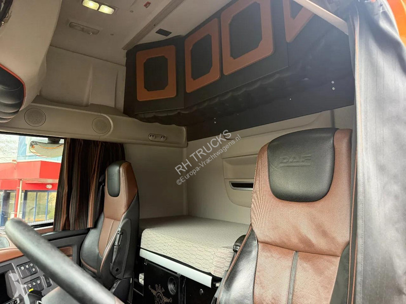 Trekker DAF XF  4X2 - MANUAL GEAR + TIPPER...