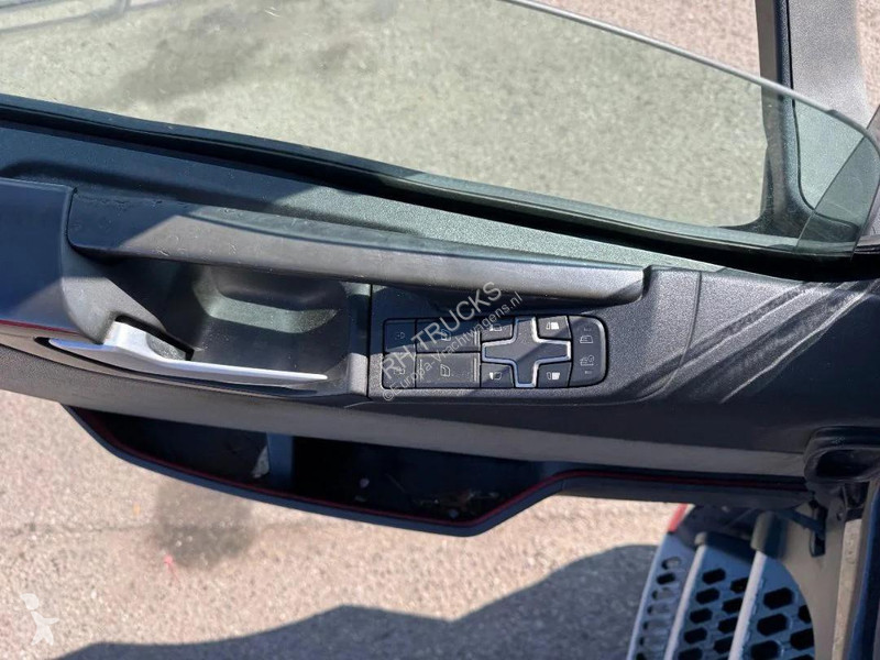 جرار Volvo 500 6X2 EURO 6 + LIFTAS