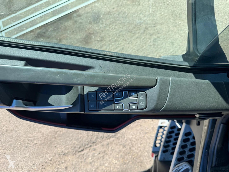 Trekker Volvo 460 4X2 EURO 6 MEGA