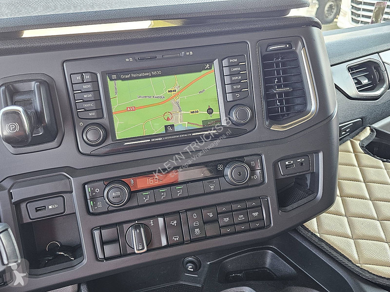 جرار Scania 500