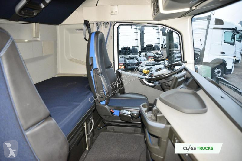 Traktor Volvo 500 Globetrotter XL