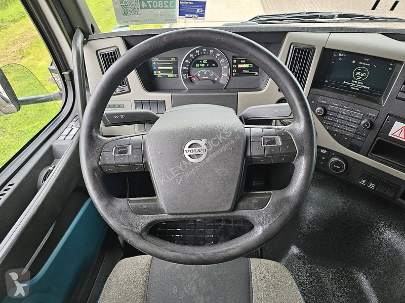 جرار Volvo 450
