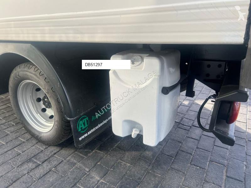 جرار Nissan CABSTAR 35.13 PARA HIELO