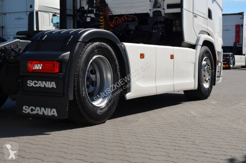 Влекач Scania