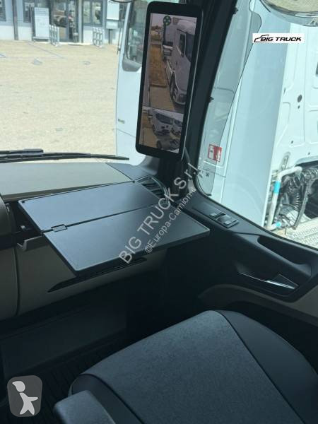 جرار Mercedes
