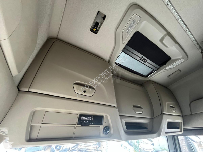 جرار Iveco 460