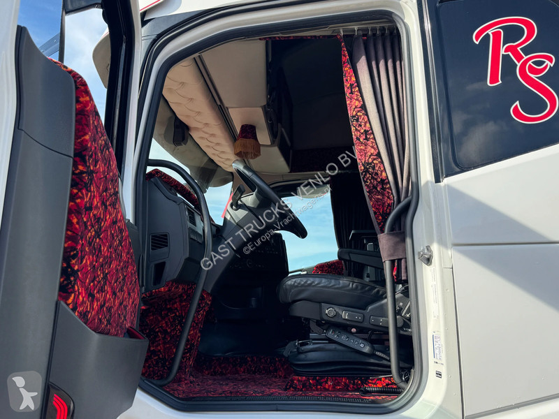 Trekker Volvo 500 Globetrotter XL Special /...