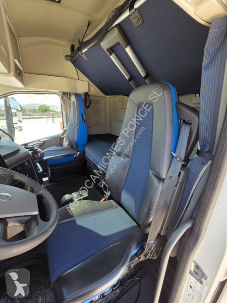 جرار Volvo