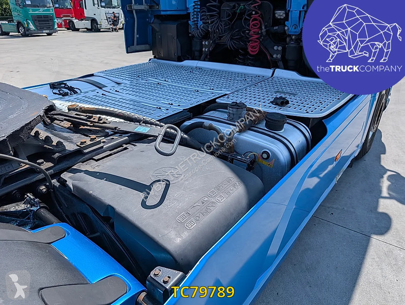 جرار DAF 530