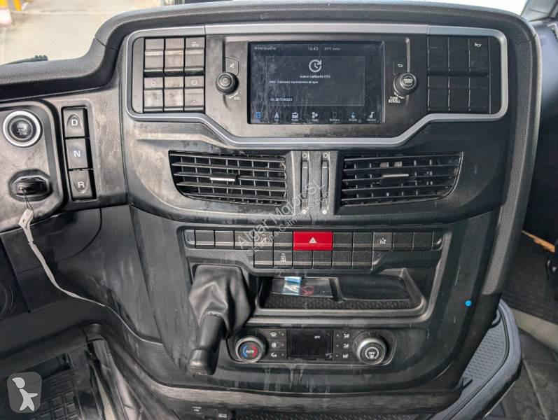 Iveco  tractor unit