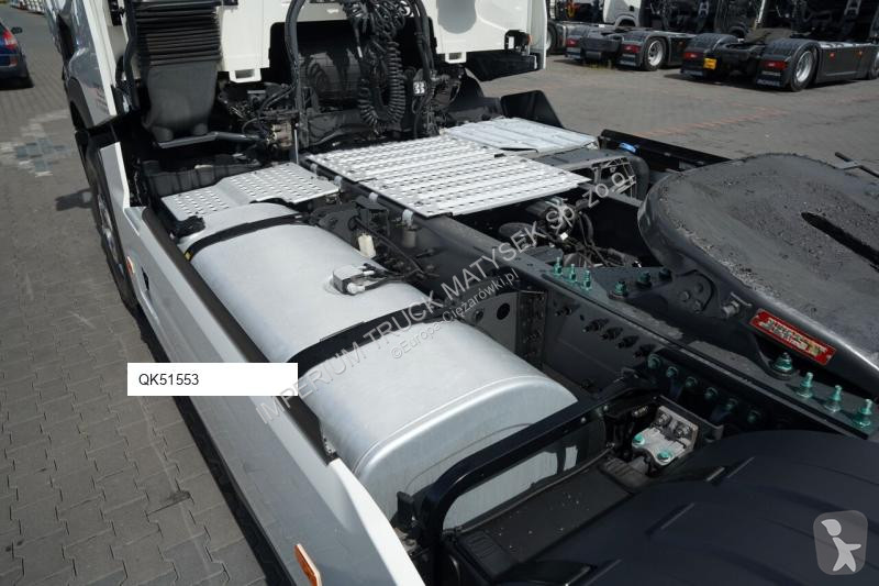 Влекач Renault T 520