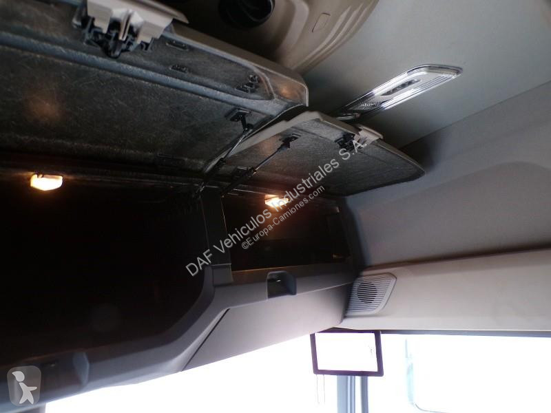 جرار DAF XG  FT 4X2