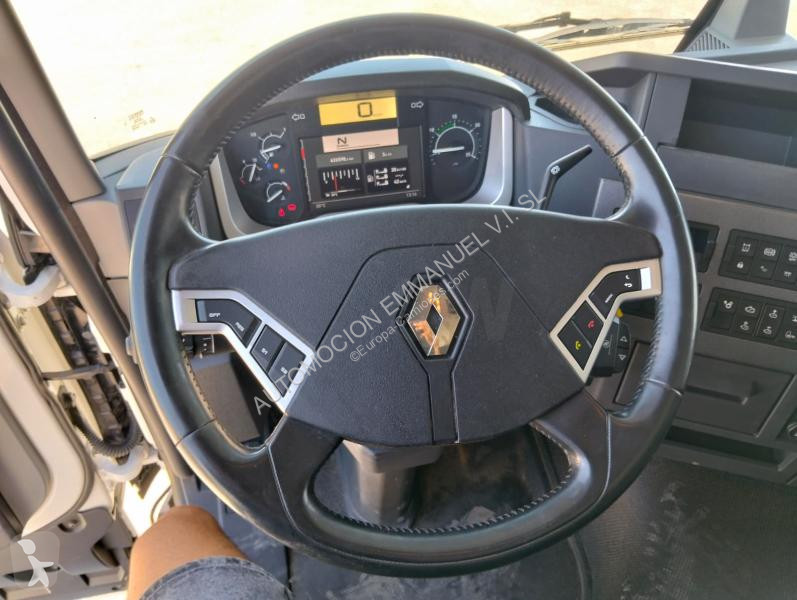 جرار Renault 480 XROAD TSeries