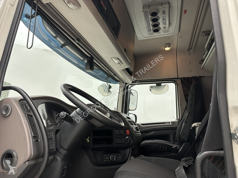 Тягач DAF XF  Space Cab
