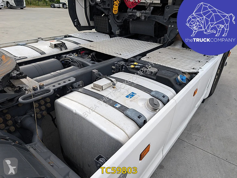جرار Scania 520
