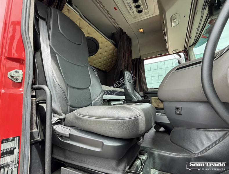 Trekker DAF 430 FT MX13 SPACE CAB PARK AIRCO...