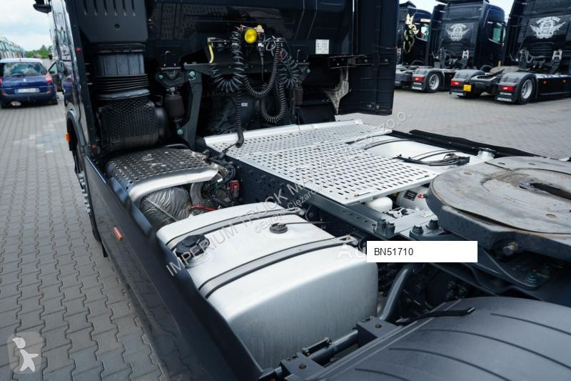 Влекач Iveco 510