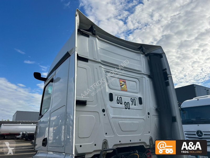 جرار Mercedes ACTROS 1845
