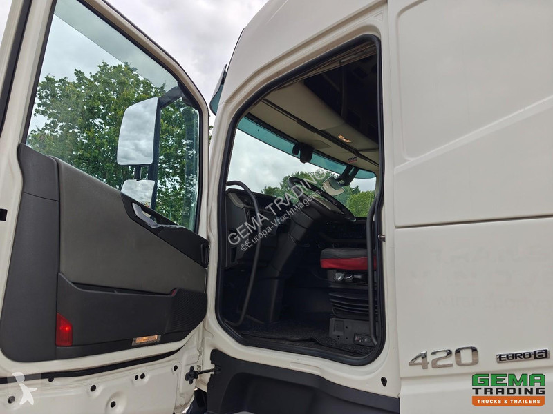 جرار Volvo 420 4X2 GlobeTrotter Euro 6B -...